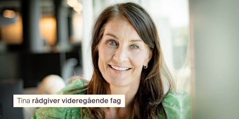 Kvinne smiler mot kameraet, med teksten "Tina rådgiver videregående fag" nederst.